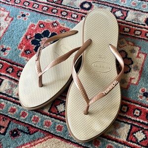 Havaianas, plastic/rubber flip flops, rose gold tone, 39-40.